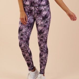 NWT Pink camo Gym Shark leggings